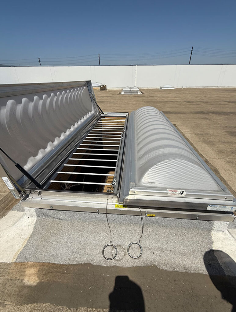 Smoke Vent Skylight Sunoptics City of Industry, CA. Skylite Tec